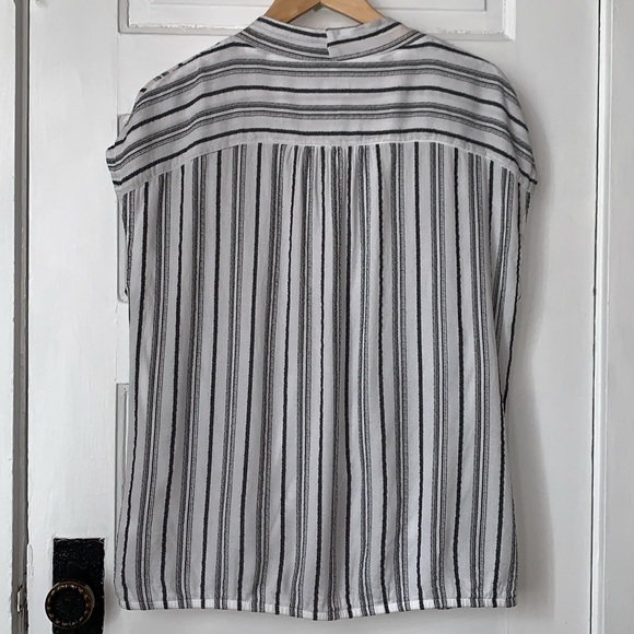 LIZ CLAIBORNE FAUX WRAP SURPLICE STRIPED TOP - Picture 4 of 6